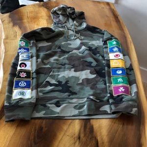 Super trendy men’s camo patched hoodie